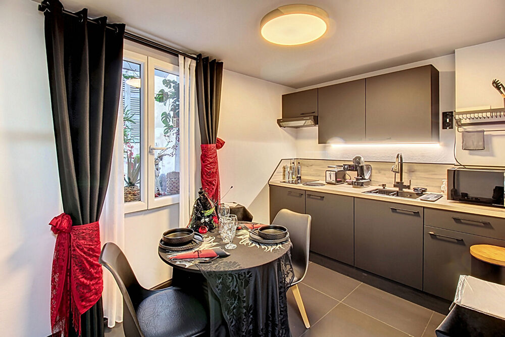 À Vendre Love Room Haut de Gamme ! Loft Équipé & Rentable - Bargemon
