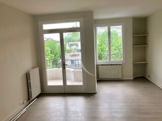  Immeuble  vendre 15 + pices 422 m