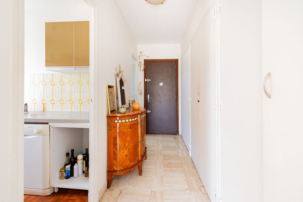 Vente Appartement Appartement de type 1 - avec balcon et cave - Investisseur, coup de coeur assuré  Saint-Victor (7e) Marseille 7