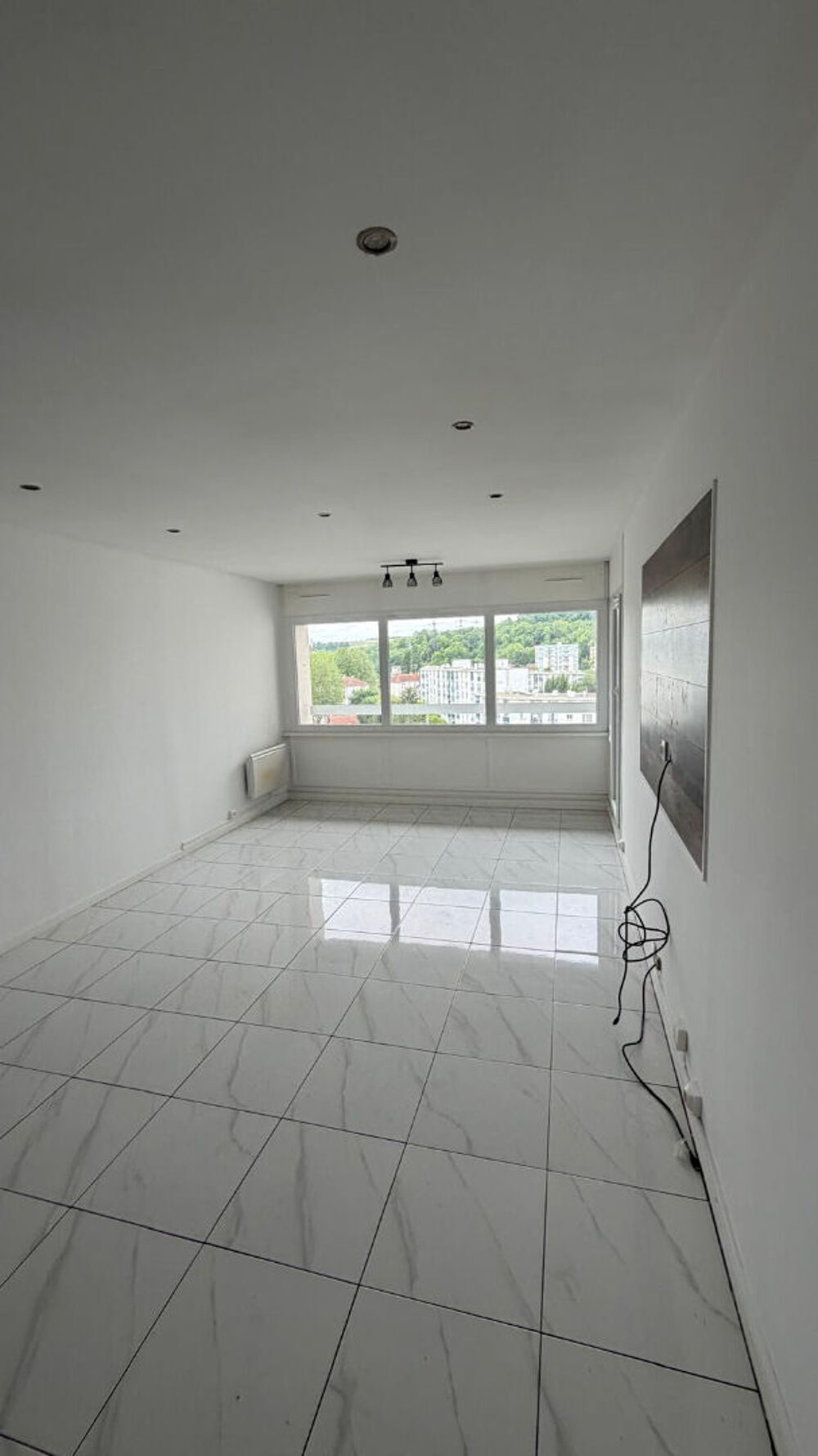 Location Appartement Appartement 3 pièces à louer à 77500 - 63.93 m², 7ème étage Chelles