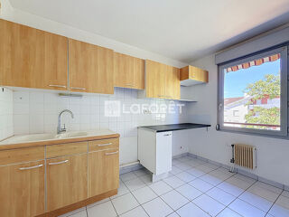  Appartement à louer 2 pièces 56 m²
