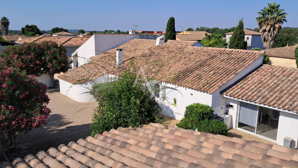 Villeveyrac : Élégante villa de plain-pied -210 m² de surface au sol - Charme méditerranéen avec piscine