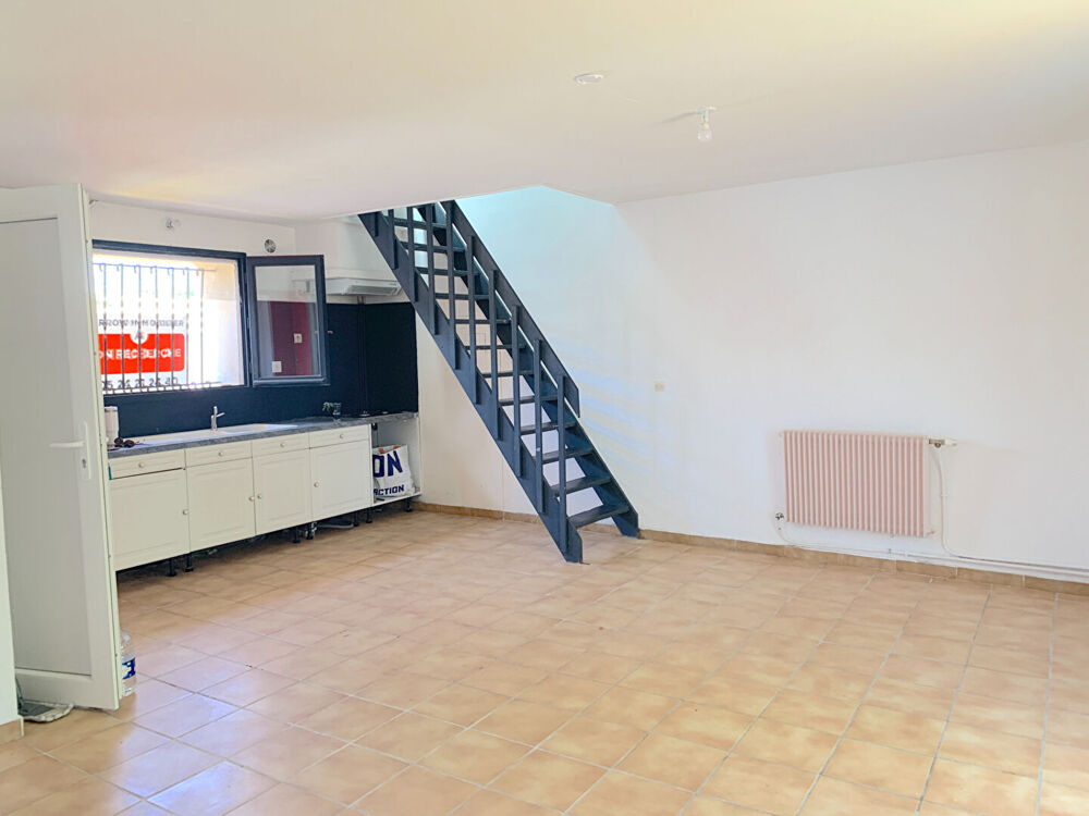 A LOUER MAISON DE TYPE 3 AVEC JARDIN ET GARAGE - SECTEUR PUGNAC