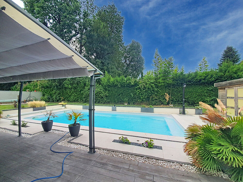Maison de type 4 ,garage attenant, piscine...