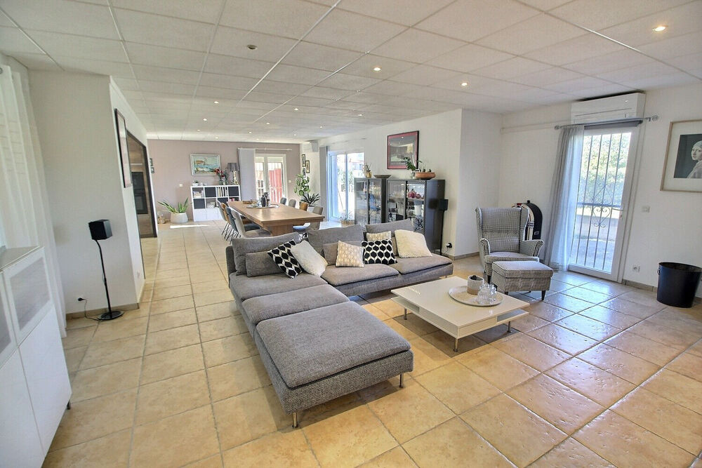 VILLA TYPE F5 DE 260 M² SUR TERRAIN 4 FACES AVEC PISCINE ET GARAGE