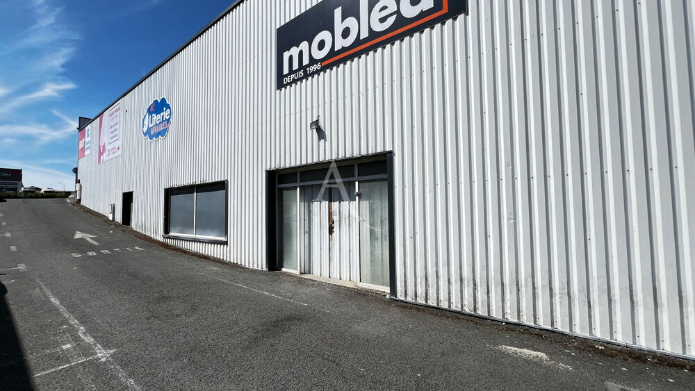 Location Maison Entrepôt 163m2 à louer Royan 2 Royan