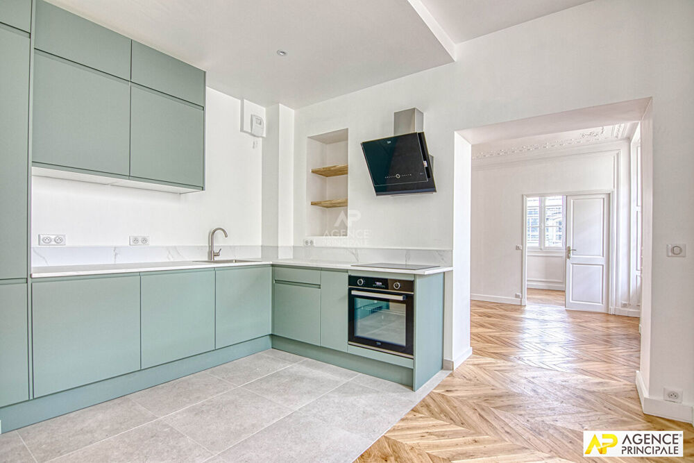 Vente Appartement ersailles Notre-Dame Appartement exceptionnel de 2 pièce(s) 56m2 situé au 1er étage d'un immeuble entièrement rénové avec cave Versailles