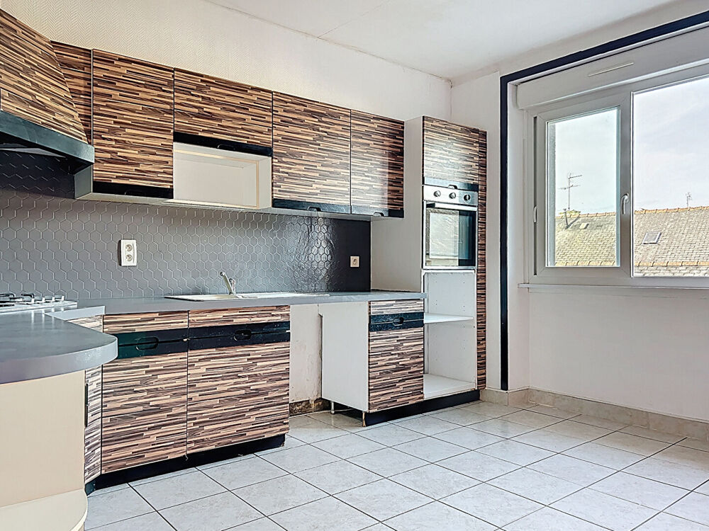 Vente Maison Immeuble à vendre à Briec - local commercial loué et appartement T4 loué avec cave Briec