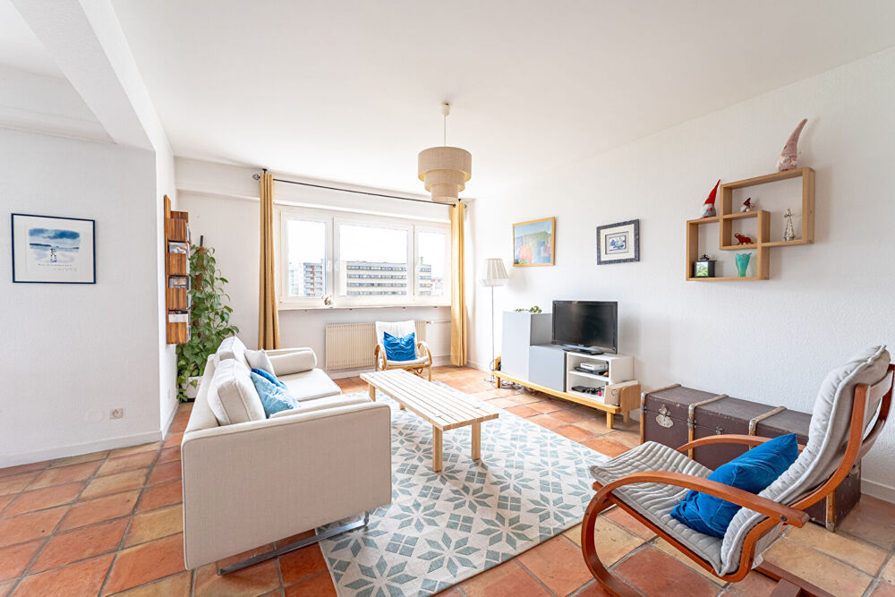 Vente Appartement Spacieux 9 pièces de 7 chambres, avec balcon et parking Strasbourg