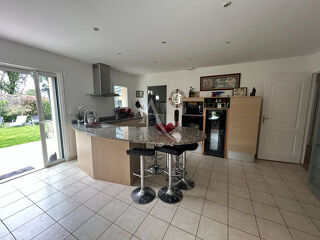  Maison  vendre 6 pices 166 m