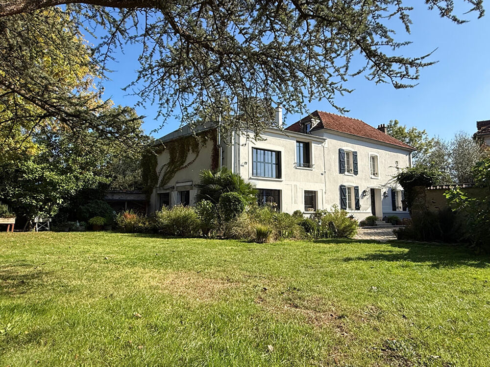 Ancienne Meunerie de caractère avec jardin paysager clos