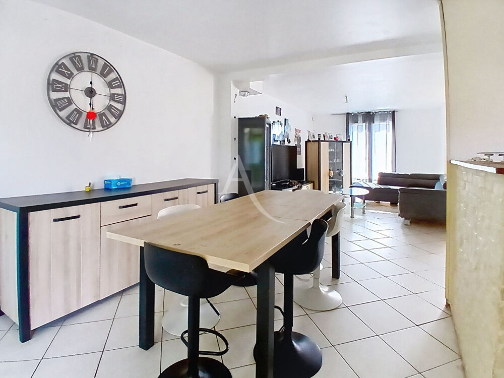 Vente Maison Maison familiale 137 m² - 5 chambres + bureau - Dépendances - Soeurdres Soeurdres