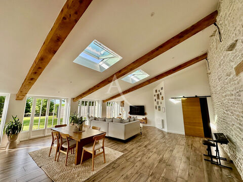   Maison ancienne de caractre - 4 chambres - 2100 m terrain - 20min de La Rochelle Maison - 7 pice(s) - 189 m