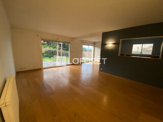  Maison à louer 7 pièces 111 m²