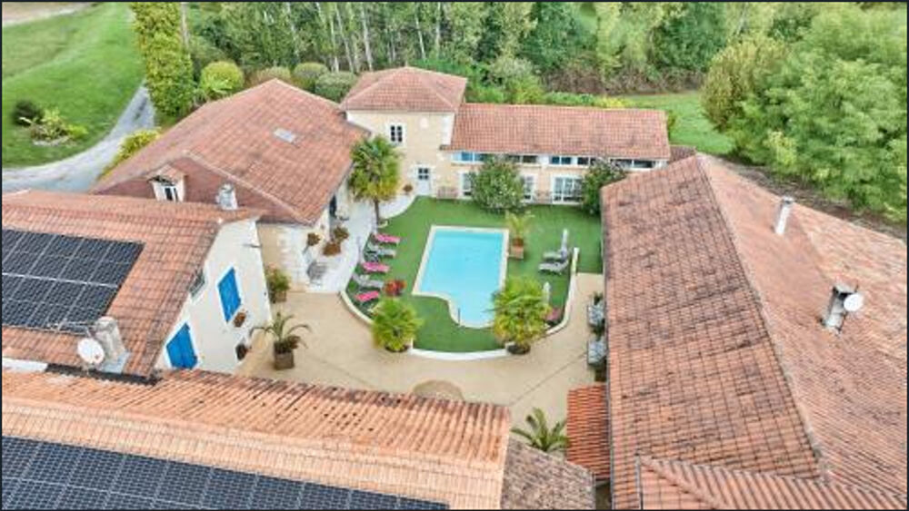Maison 20 pièces 950 m² · à Saint Sulpice de Rouma... · 950 m² · 1 575 000 €