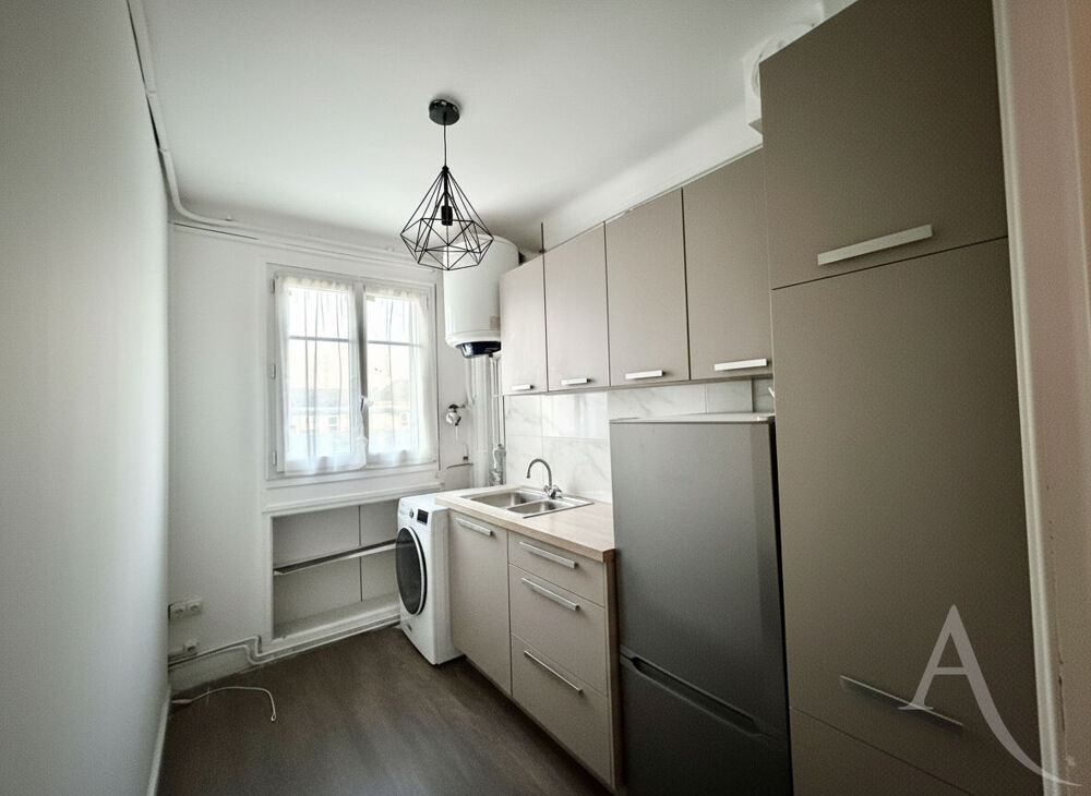 Location Appartement Appartement Chaville Vélizy Studio meublé 24 m2 - Vue dégagée calme proche commodités Chaville