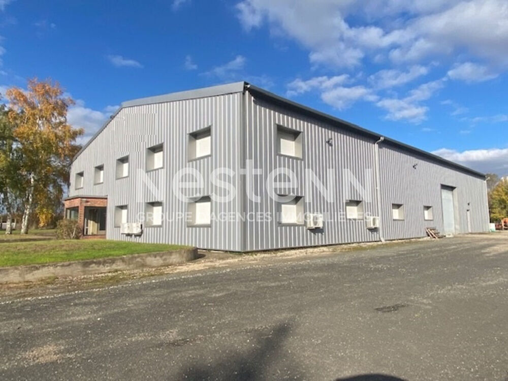   Bâtiment Industriel 1 154 m² avec Foncier 12 000 m²  Axe A10 Tours/Blois, panneaux solaire et accès PL44T 