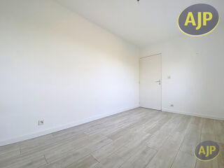 Appartement à vendre 4 pièces 77 m²