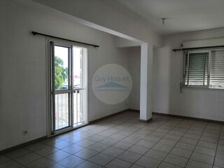  Appartement à louer 3 pièces 79 m²