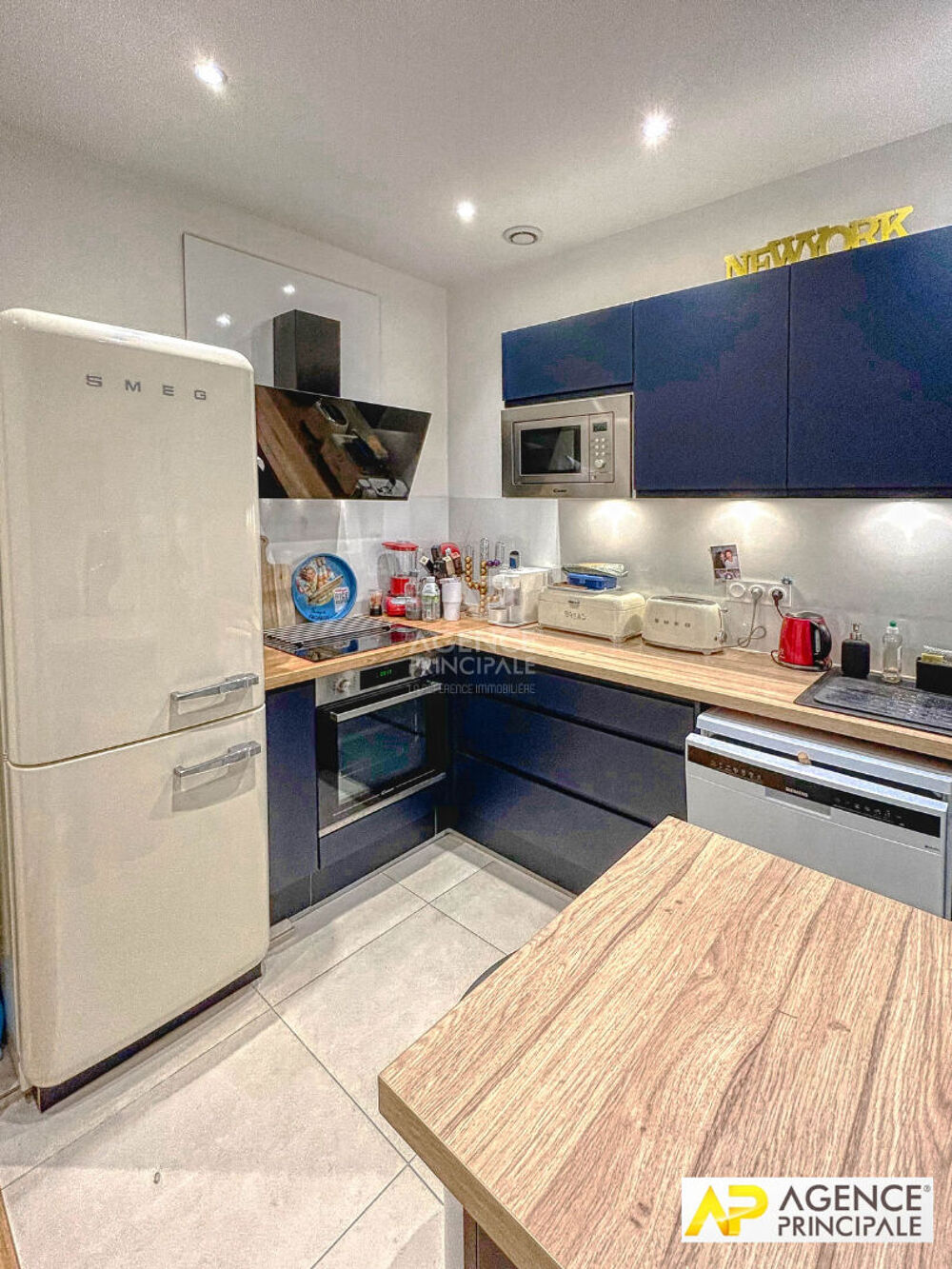 Vente Appartement Versailles Saint-Louis Appartement  3 pièces 70 m² situé au 1er étage avec cave Versailles