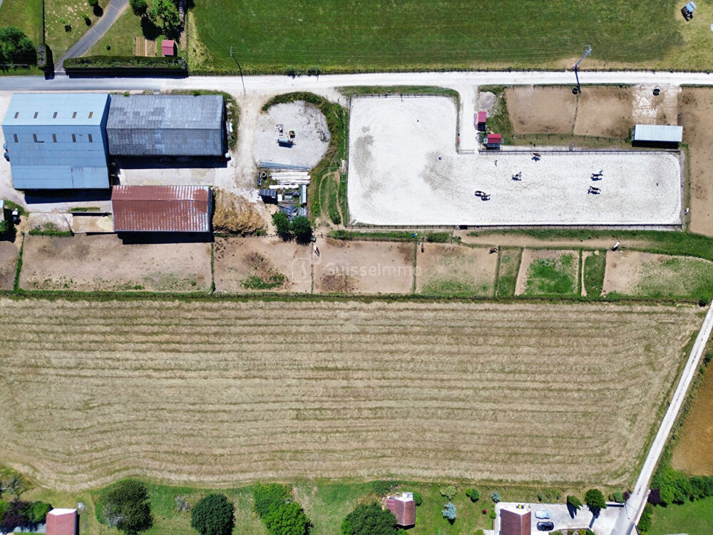 CENTRE EQUESTRE AVEC MANEGE COUVERT ET CABINET D'EQUITHERAPIE
