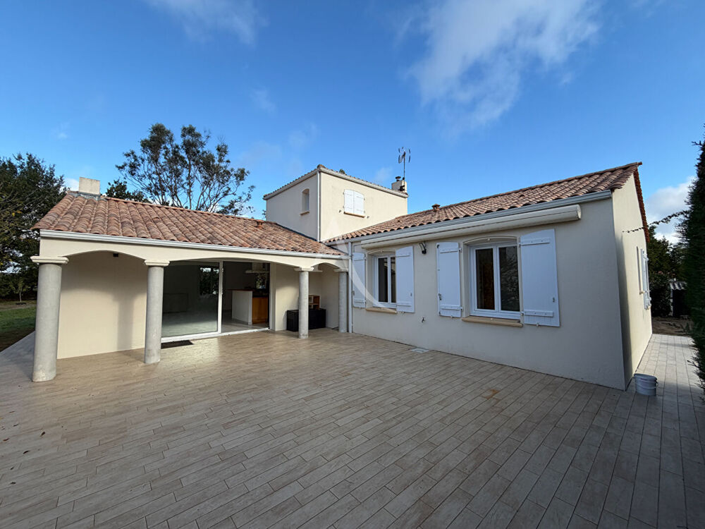 Vente Maison Maison La Chapelle Hermier 7 pièce(s) 122 m2 La chapelle hermier
