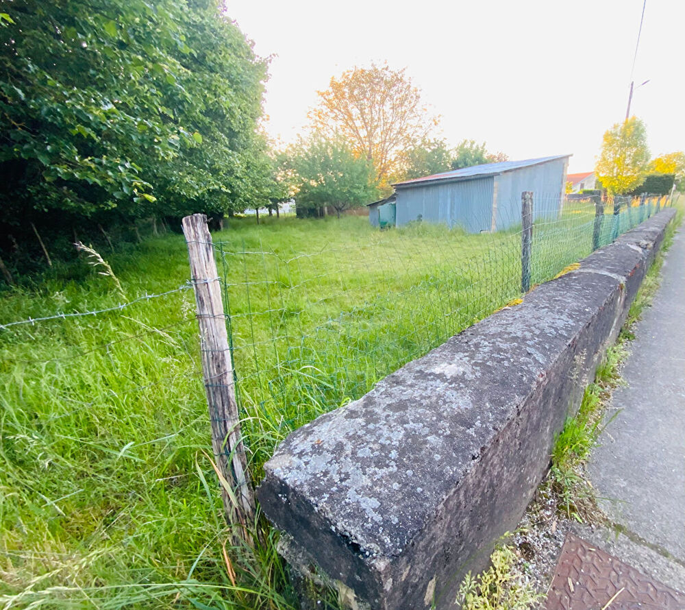Vente Terrain Terrain constructible centre de village Montrond le chateau