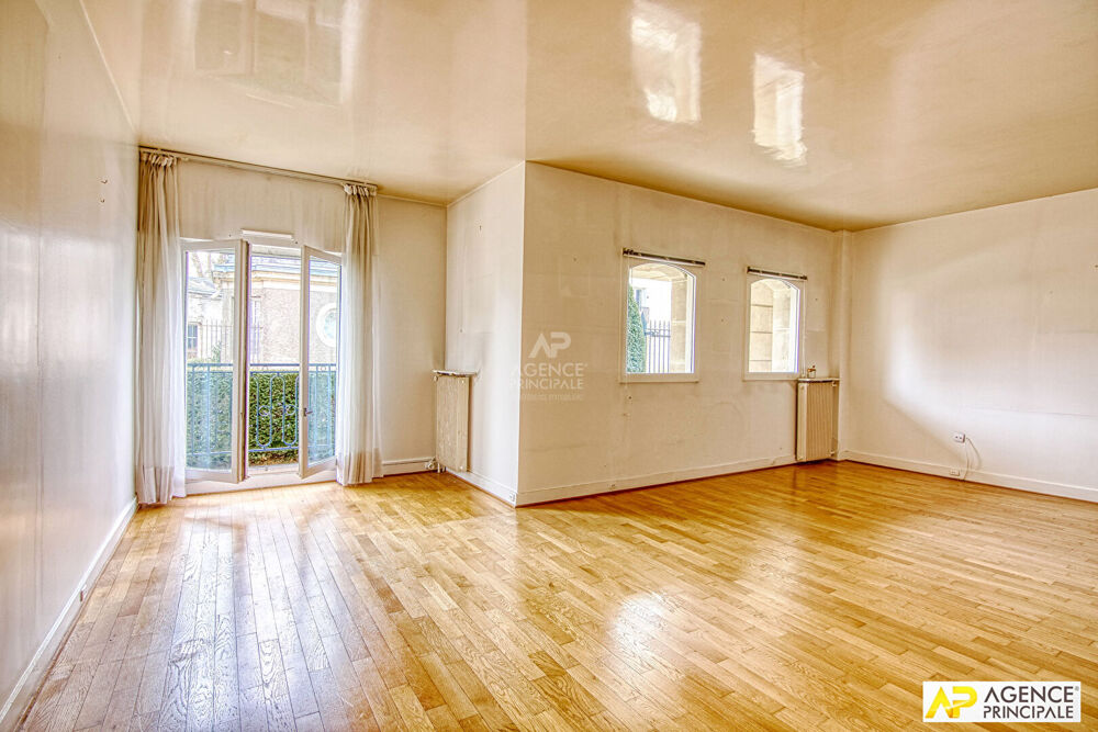 Vente Appartement Versailles Ermitage Appartement traversant 5 pèces 127 m² avec terrasse , 4 caves et 2 places de parking en sous-sol Versailles