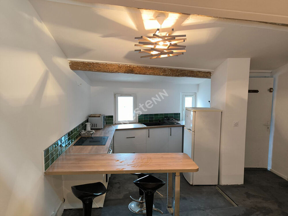 Vente Appartement Toulon proche Opéra 40 m² avec un grenier et une  cave. Climatisé. Toulon