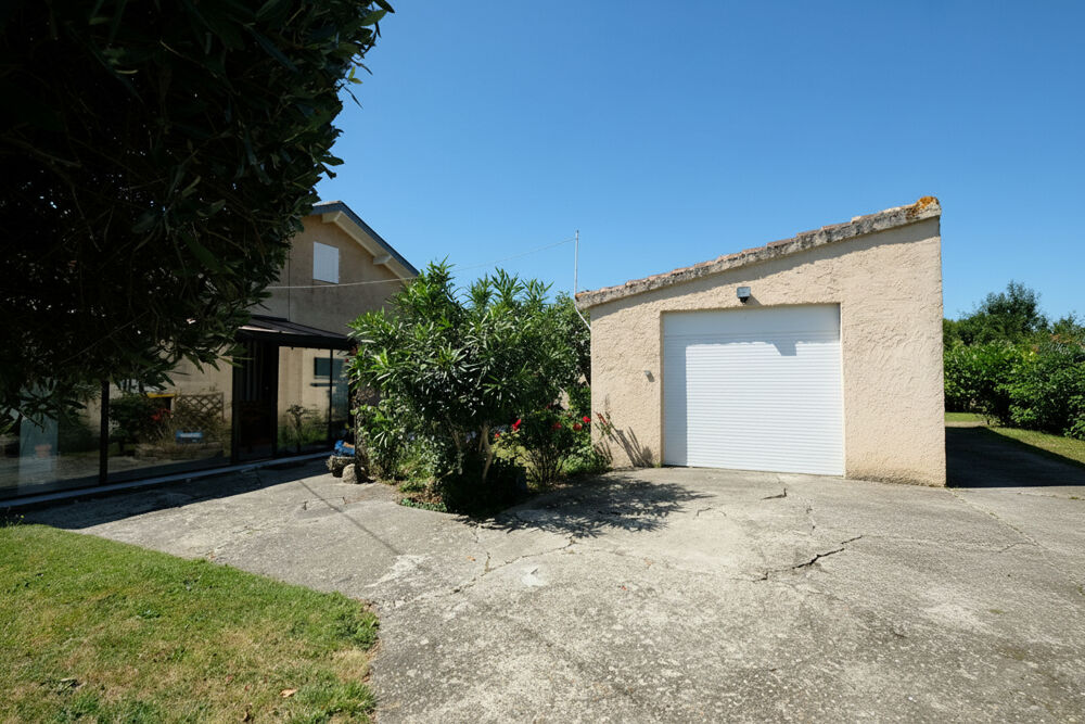 Maison familiale de 123 m² au sol sur 1 278 m² de terrain