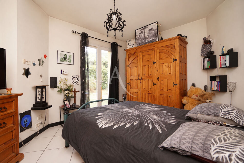Proche Morlàas - Maison de plain-pied - 5 chambres - Terrain 1 820 m² - Carport
