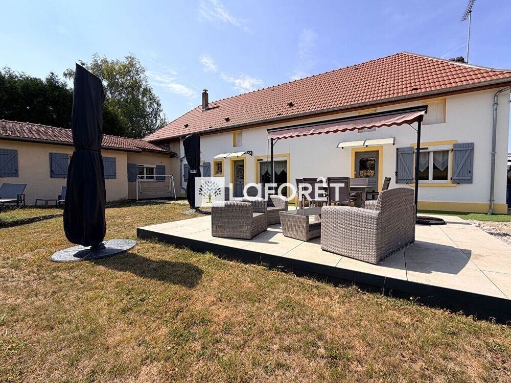 Maison de plain pied avec piscine