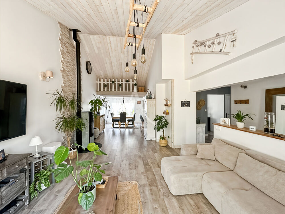 Vente Maison Maison rénovée de 126m² + 60m² de garage sur 1900m² de terrain Le perrier