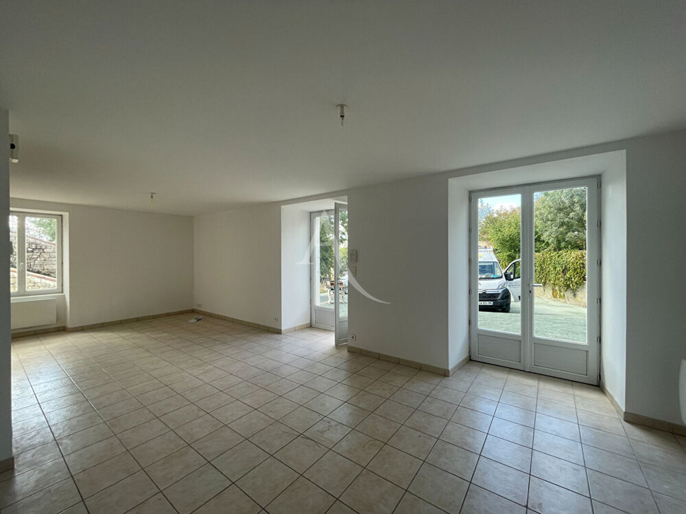 Location Maison Maison ST HILAIRE DES LOGES - 5 pièce(s) - 127 m2 Saint hilaire des loges