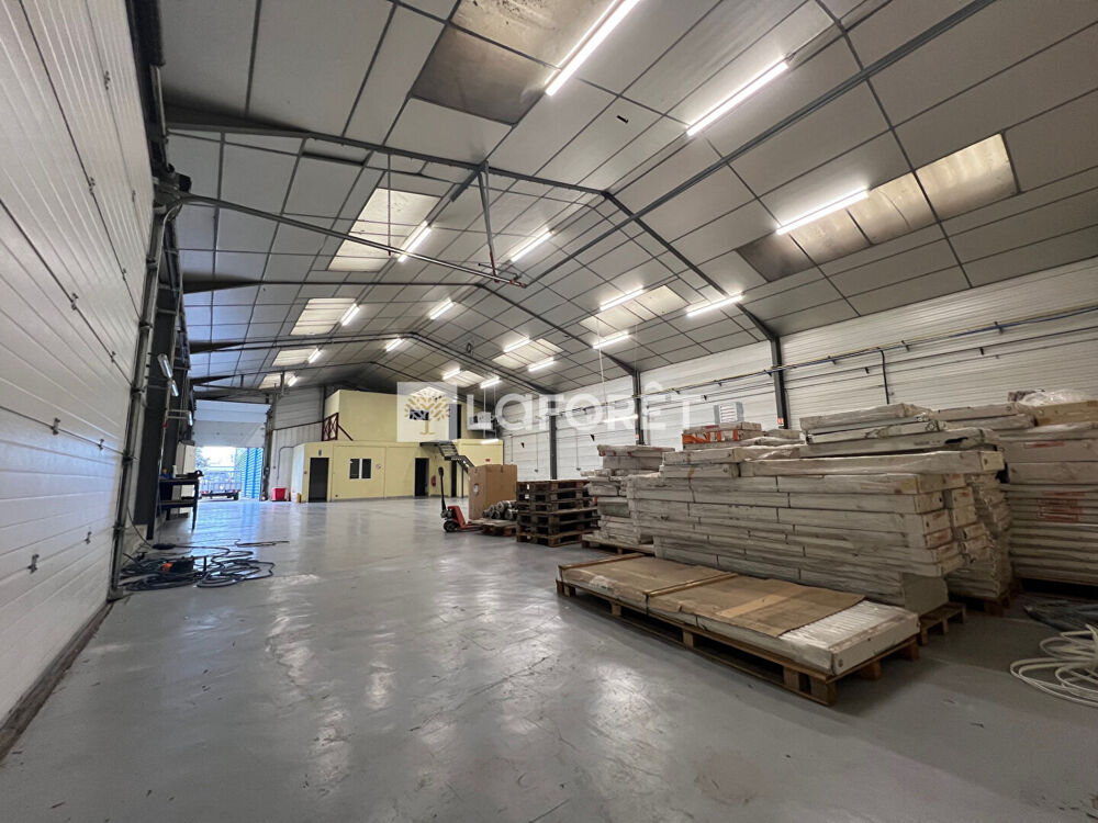   Location local d'activité ou stockage avec bureau 510 m² à Duttlenheim 