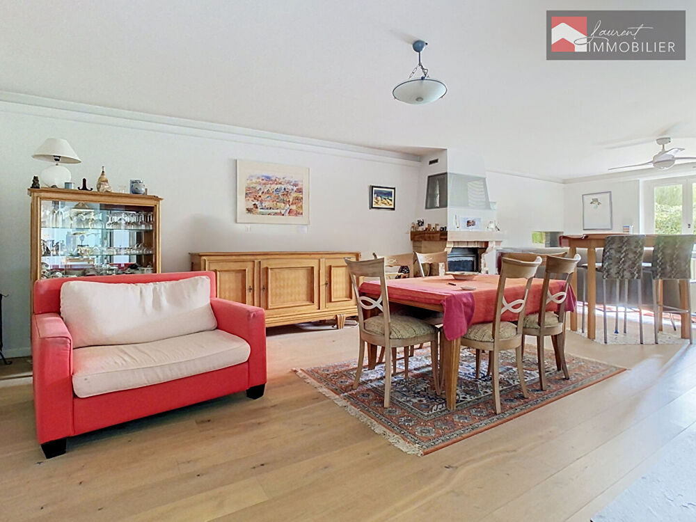 Propriété de caractère avec piscine couverte-5 chambres 01190 BOZ