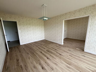  Appartement à louer 4 pièces 87 m²