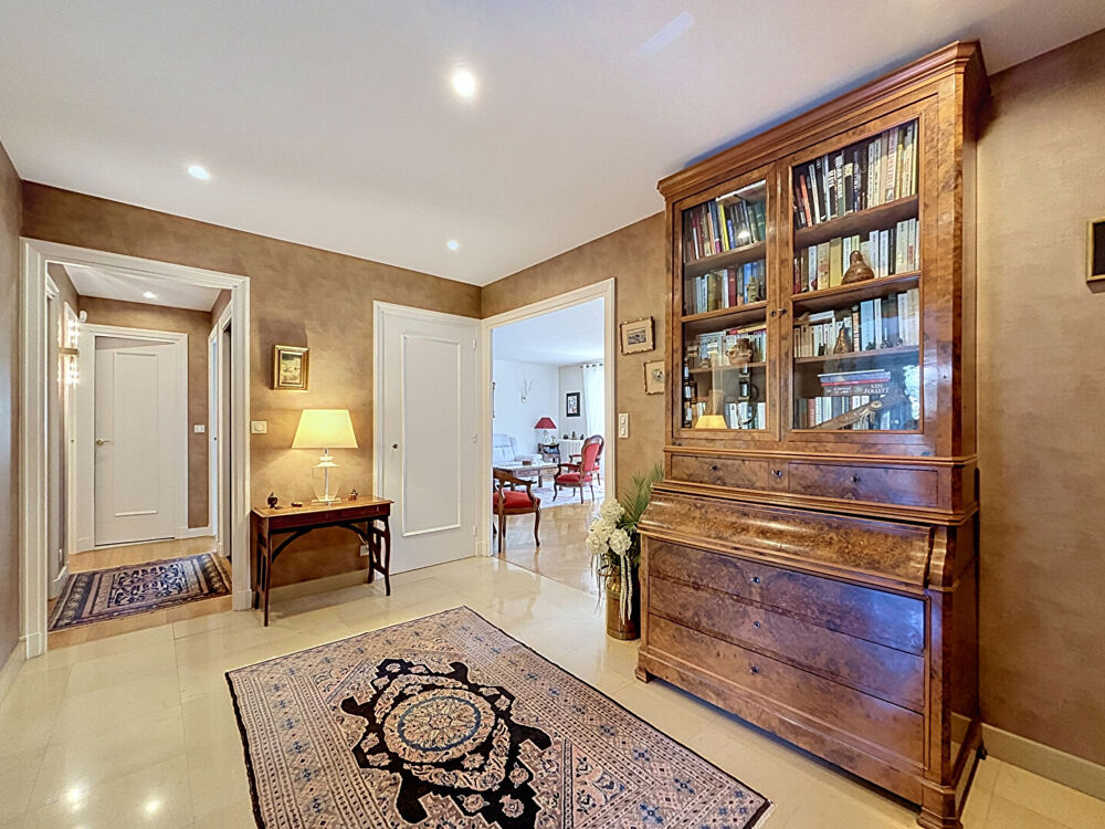 Vente Appartement Coeur Monplaisir, vaste T3 en très bon état, dans une copropriété de standing, balcons, stationnement cave Lyon 8