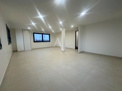 Local commercial Le Chatelet En Brie 3 pi&egrave;ce(s) 80 m2 1500 77820 Le chatelet en brie