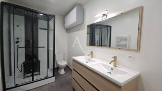  Immeuble à vendre 7 pièces 205 m²