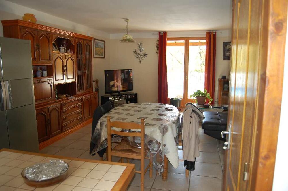 Maison récente avec piscine + dépendances