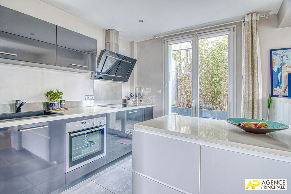 Vente Maison Versailles Butte Montbauron maison 7 pièces 225 m² habitables sur parcelle de 821 m² avec garage  2 voitures Versailles