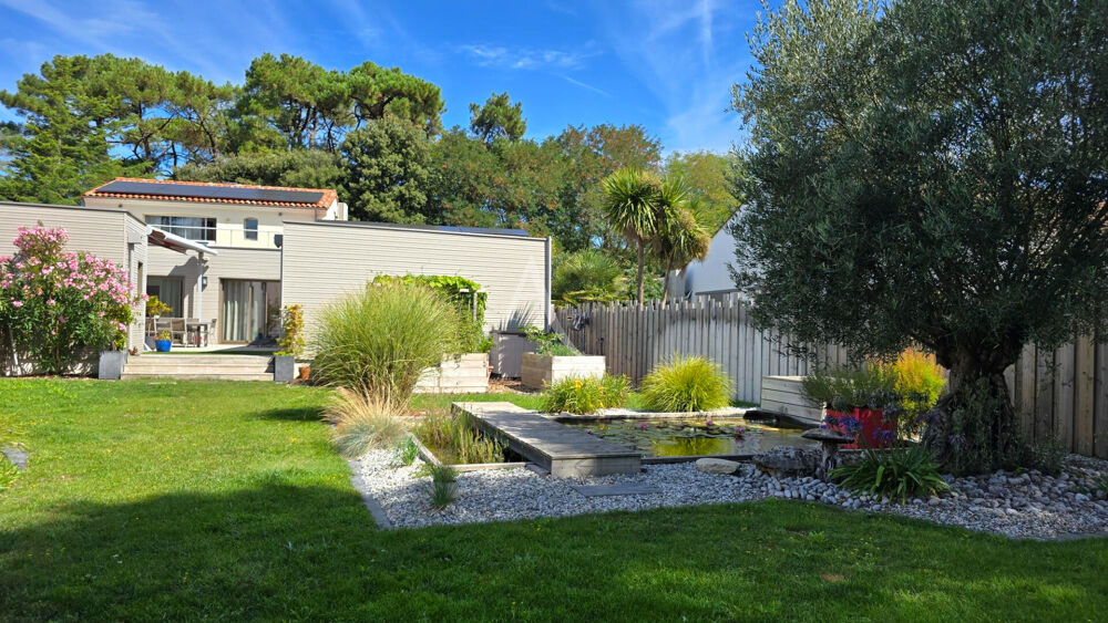 Maison 10 pièces 275 m² · à Jard sur Mer · 275 m² · 990 000 €