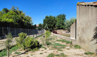 Vente Maison Propriété d'exception aux portes de Narbonne ! Garage de 190m² + 2 dépendances. Coursan