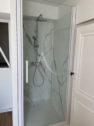  Appartement à louer 2 pièces 55 m²