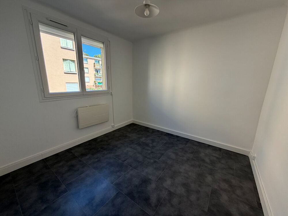 Location Appartement NIMES, QUARTIER ROUTE D'UZES APPARTEMENT TYPE 4 DE 60 M2 CLIMATISE Nimes