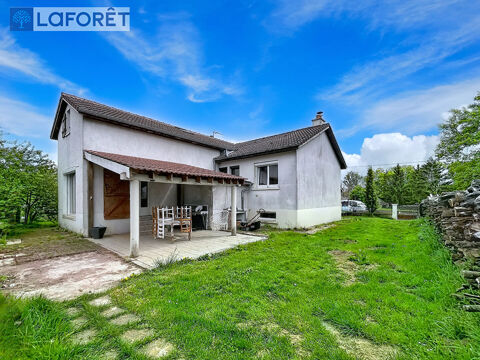   BIEN RARE � BANNES : 181m� habitables, jusqu'� 8 chambres et 1365m� de terrain, � 500m du lac de Charmes Maison - 9 pi�ce(s) - 181 m�