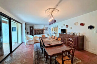  Maison à vendre 10 pièces 230 m²
