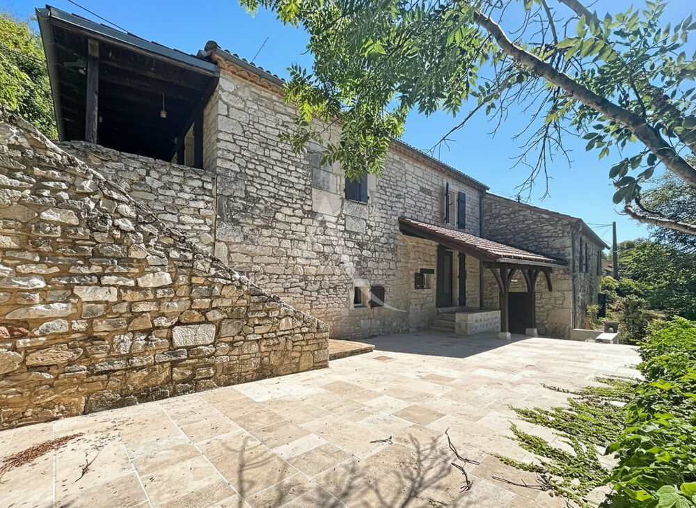 Vente Maison Jolie maison en pierre restaurée de 3 chambres avec vue Le boulve