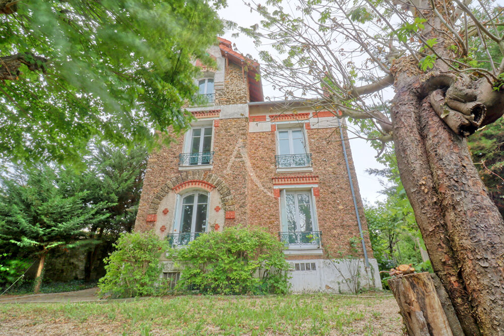 Vente Maison Meulière 5 chambres 135 m² + dépendance de 30 m² sur terrain de 1130 m² avec piscine Wissous